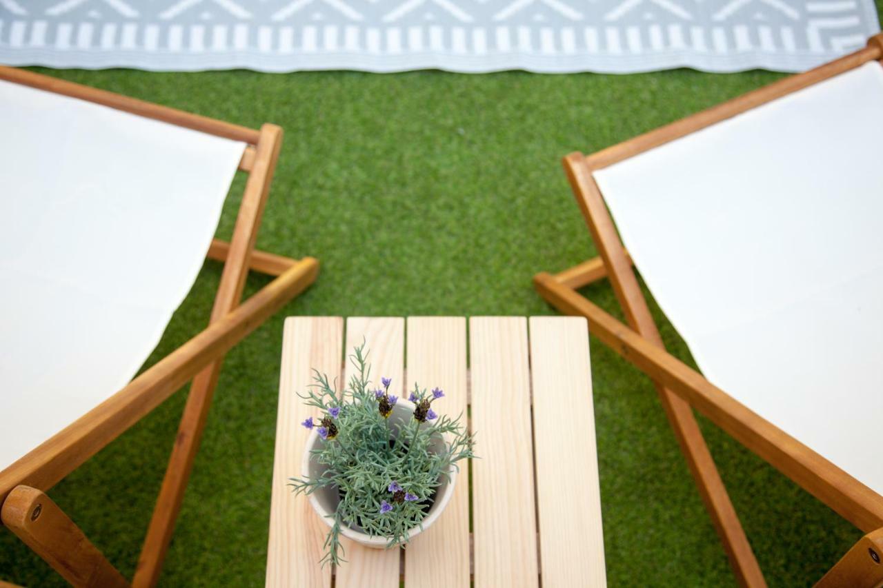Renovated Apart With Private Courtyard, By Timecooler Lisbona Esterno foto