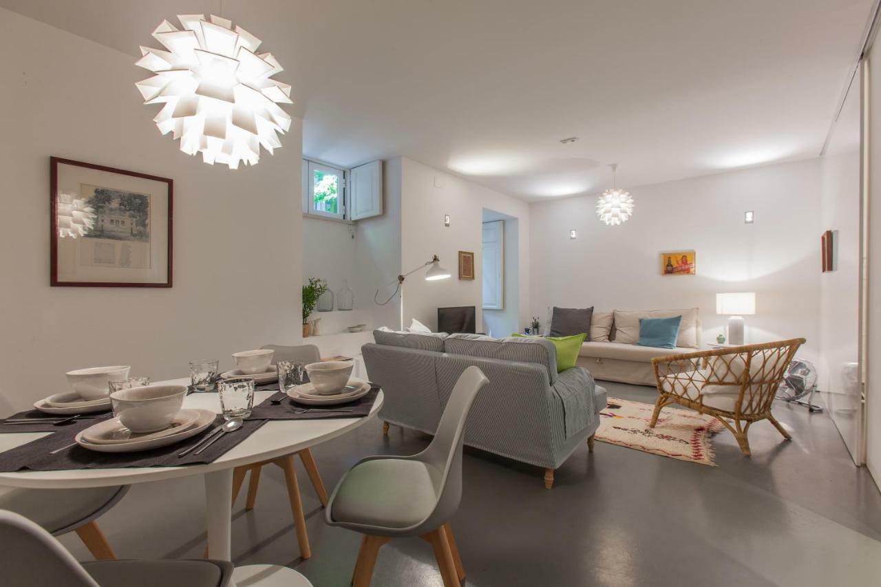 Renovated Apart With Private Courtyard, By Timecooler Lisbona Esterno foto