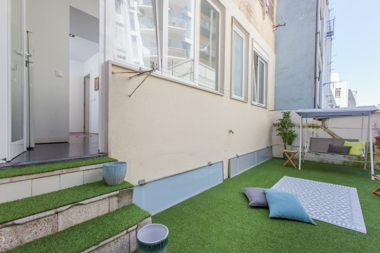 Renovated Apart With Private Courtyard, By Timecooler Lisbona Esterno foto