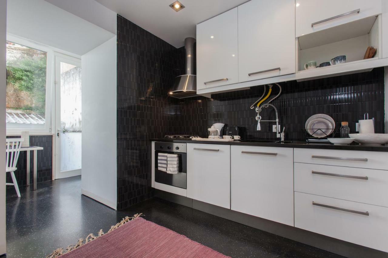 Renovated Apart With Private Courtyard, By Timecooler Lisbona Esterno foto