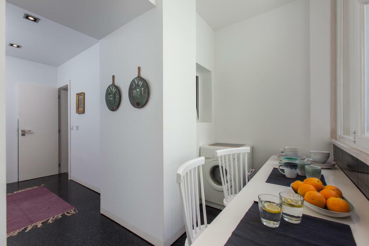 Renovated Apart With Private Courtyard, By Timecooler Lisbona Esterno foto