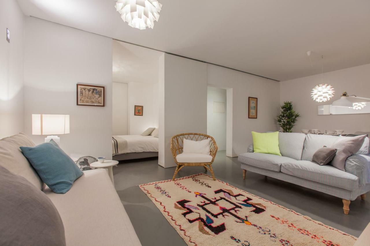 Renovated Apart With Private Courtyard, By Timecooler Lisbona Esterno foto